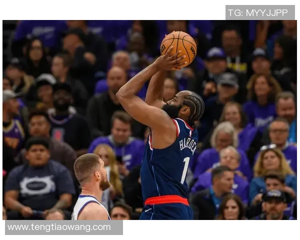 快船10战9负太惨！哈登轰31+8+5提早一节屈服：脸色铁青太无法